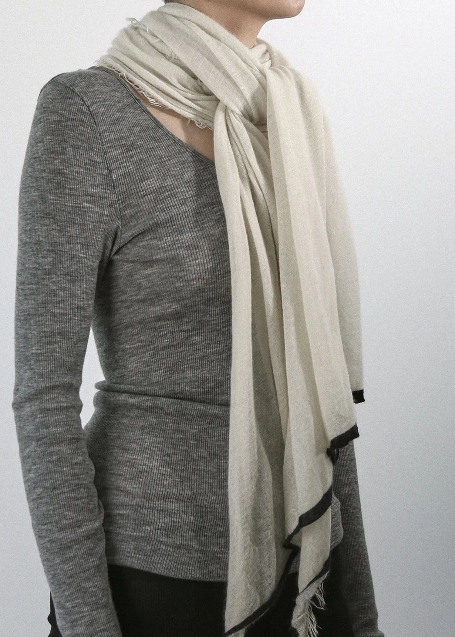 Grisal Rosa Scarf