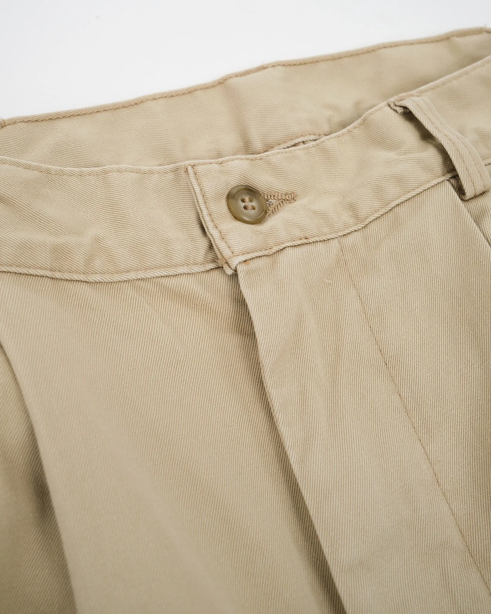 TWO TUCK WIDE TROUSERS KHAKI